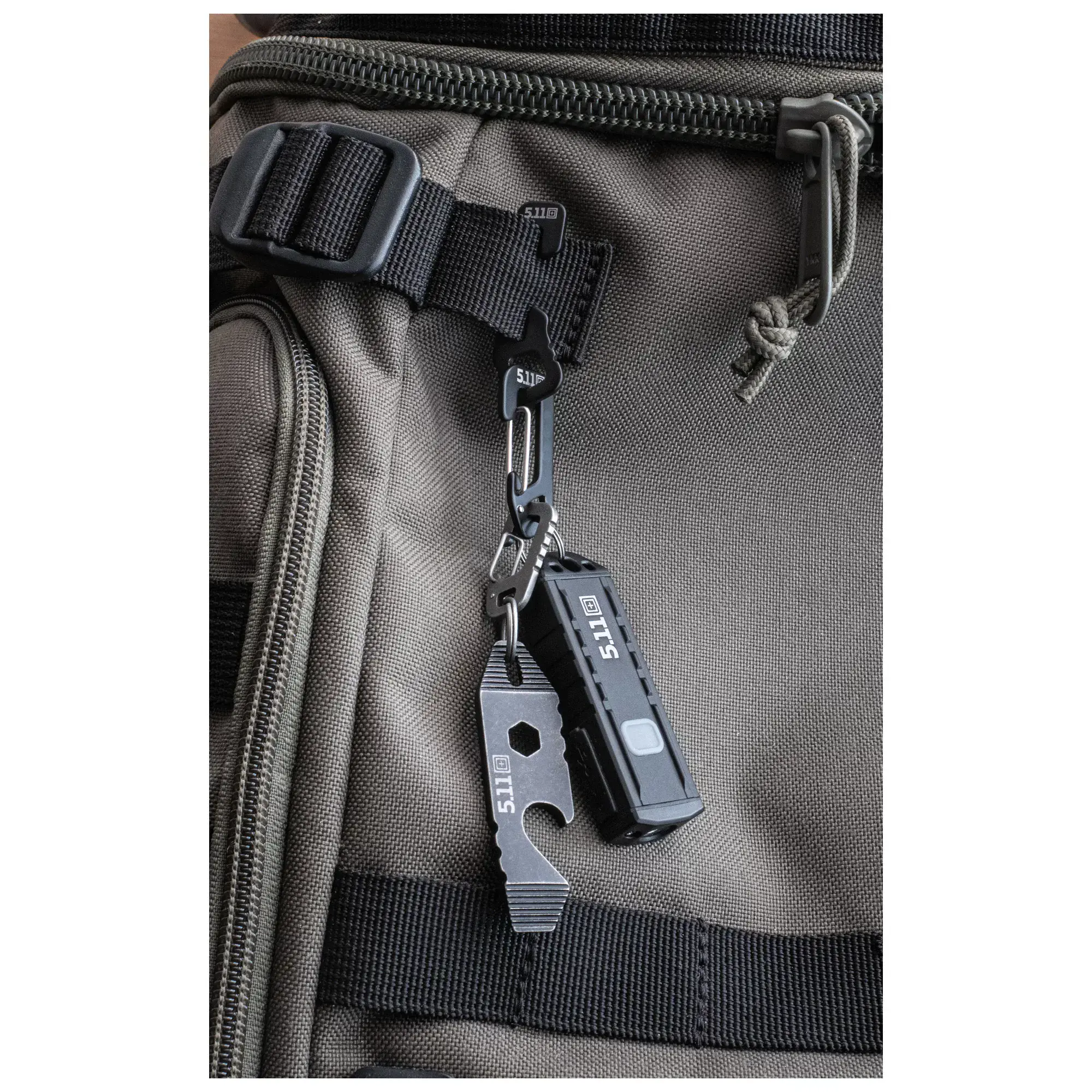 Брелок-карабін 5.11 Tactical "Hardpoint M1+MD" - військове спорядження Darkskiff - фото 11 Брелок-карабін 5.11 Tactical "Hardpoint M1+MD" - тактичне спорядження Darkskiff - фото 11
