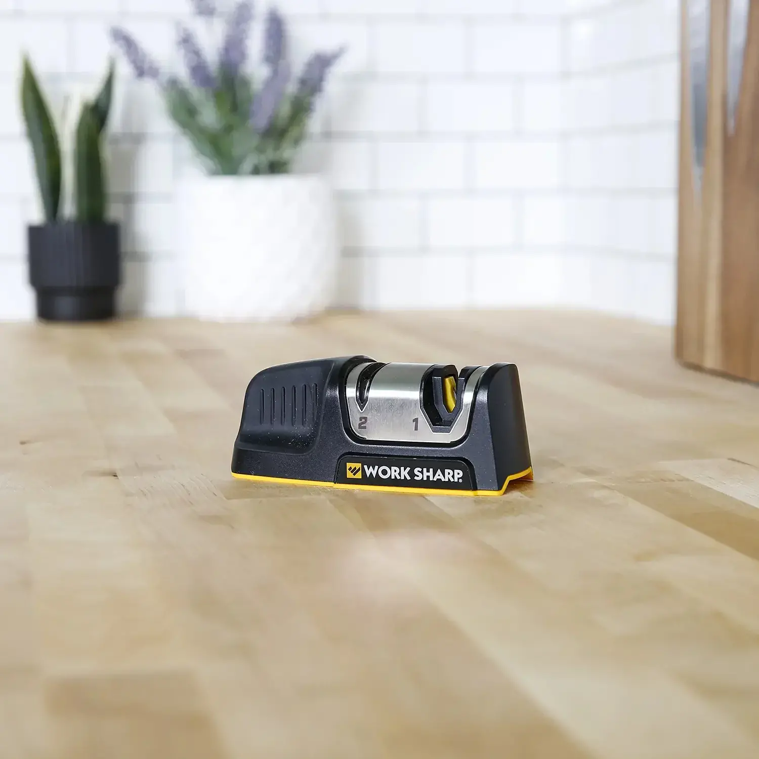 Точилка механическая Work Sharp "Kitchen Edge Knife Sharpener" - военное снаряжение Darkskiff - фото 10 Точилка механическая Work Sharp "Kitchen Edge Knife Sharpener" - тактическое снаряжение Darkskiff - фото 10