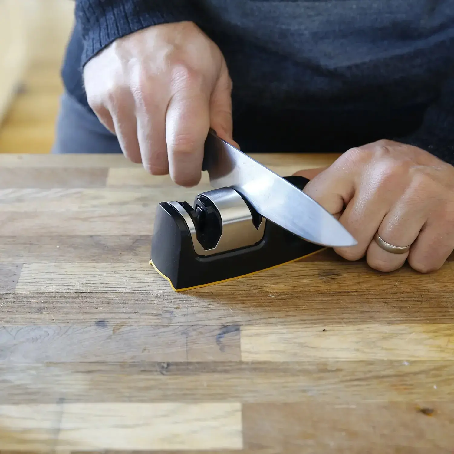 Точилка механическая Work Sharp "Kitchen Edge Knife Sharpener" - военное снаряжение Darkskiff - фото 11 Точилка механическая Work Sharp "Kitchen Edge Knife Sharpener" - тактическое снаряжение Darkskiff - фото 11
