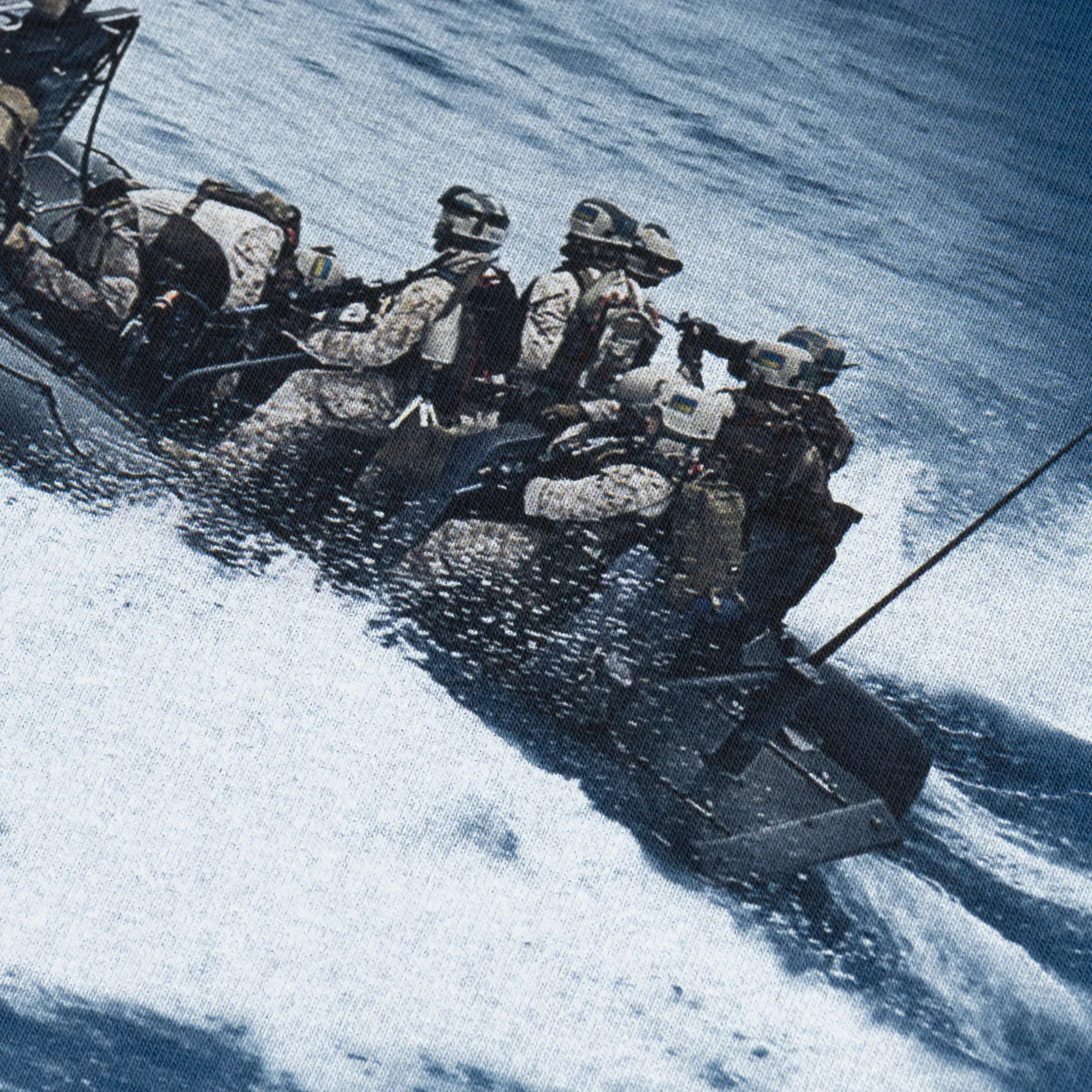 Футболка с рисунком "Лодочка" - военное снаряжение Darkskiff - фото 13 Футболка с рисунком "Лодочка" - тактическое снаряжение Darkskiff - фото 13