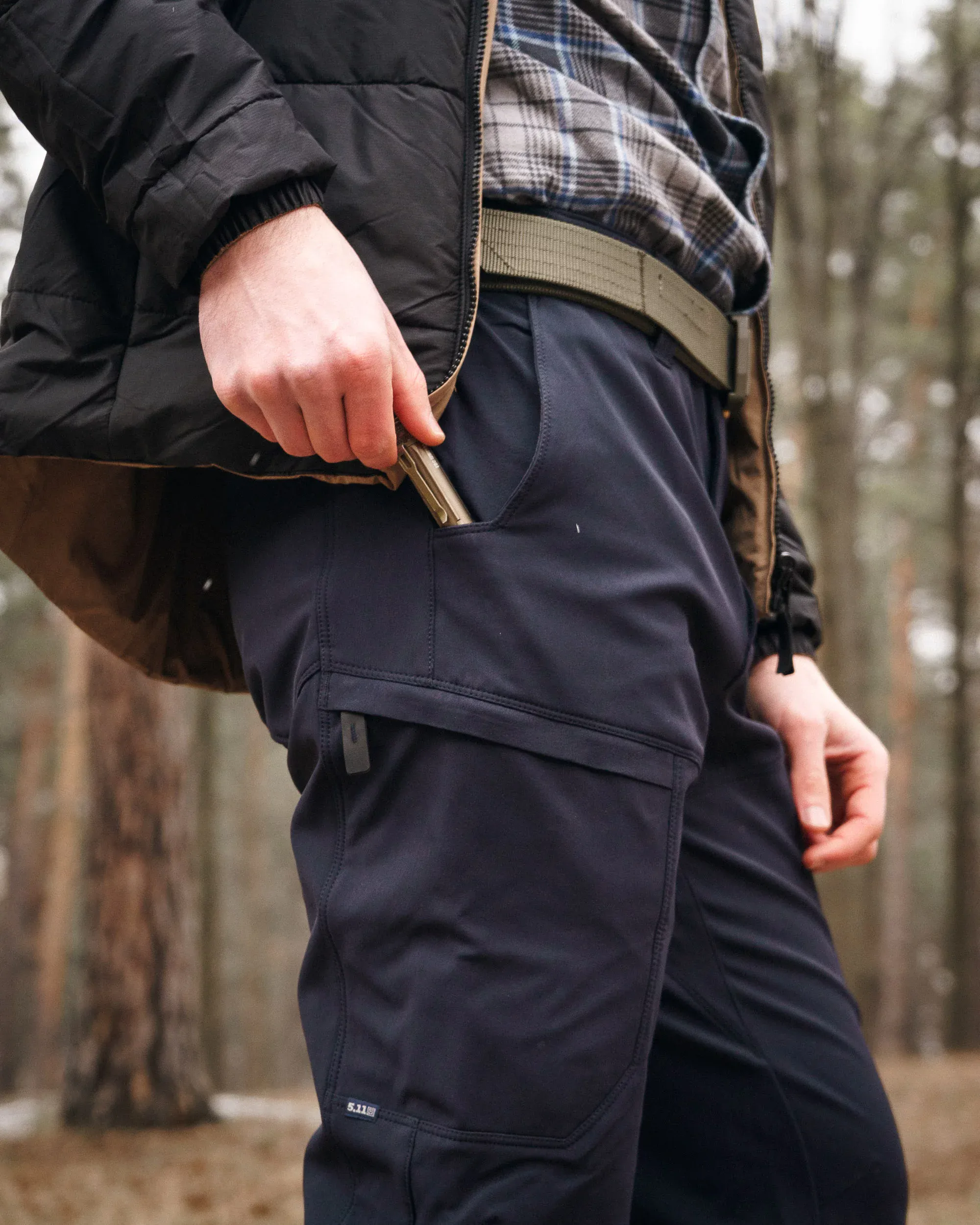 Водонепроницаемые брюки 5.11 Tactical® "Apex® Softshell Pants" - военное снаряжение Darkskiff - фото 22 Водонепроницаемые брюки 5.11 Tactical® "Apex® Softshell Pants" - тактическое снаряжение Darkskiff - фото 22